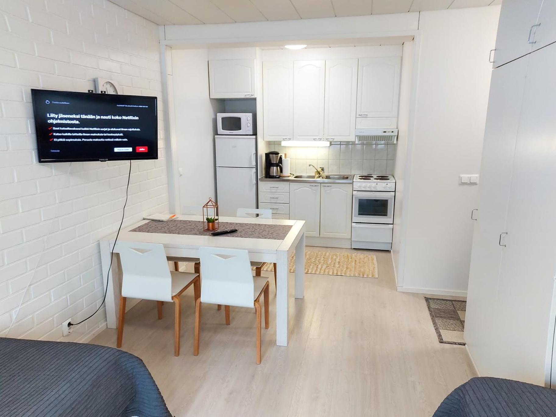 Tuurin Yoesaeiloe Apartment ภายนอก รูปภาพ