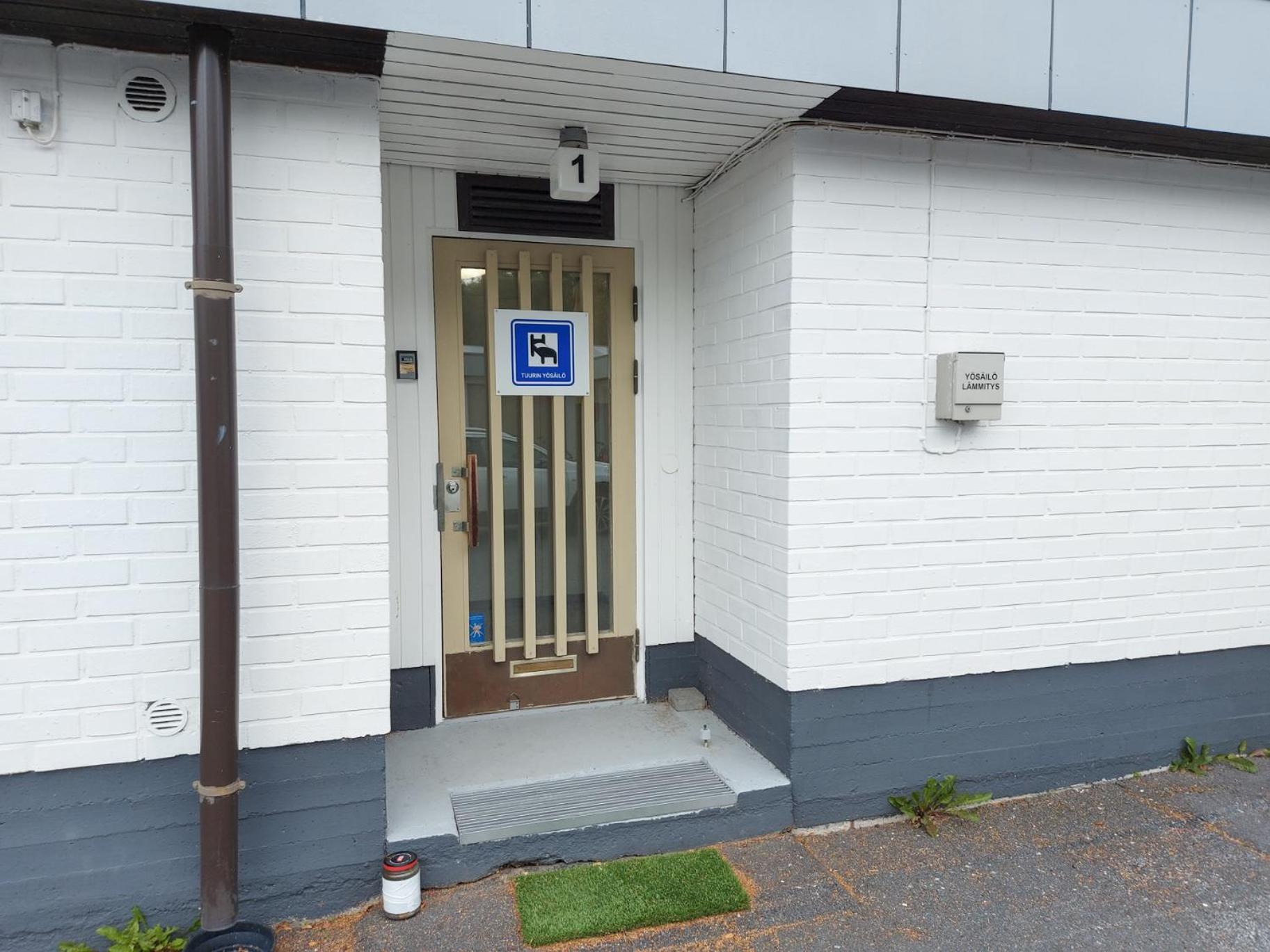 Tuurin Yoesaeiloe Apartment ภายนอก รูปภาพ